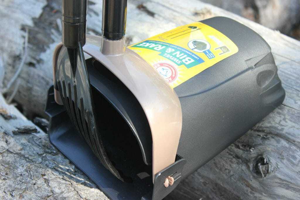 How to Find A Pooper Scooper You Love So Much You’ll Actually Pick Up Your Dog’s Poop 3 How to Find A Pooper Scooper You Love So Much You’ll Actually Pick Up Your Dog’s Poop 3